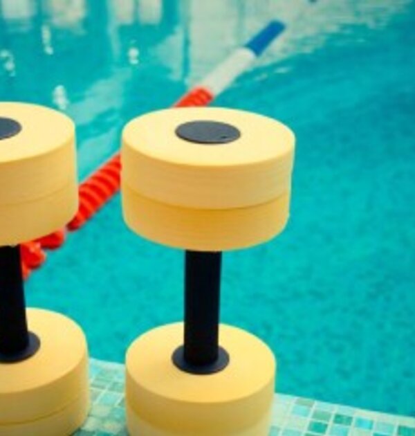 website_imagem_414x240px_hidroginastica